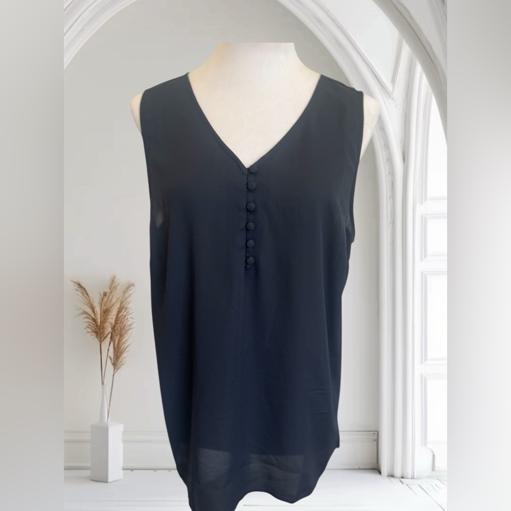 Worthington Black Buttoned Fitted Tank Top
